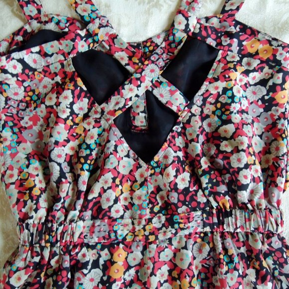 BCBGeneration Strappy Pink Floral Cross Back Onesie Romper 6 - Picture 8 of 11